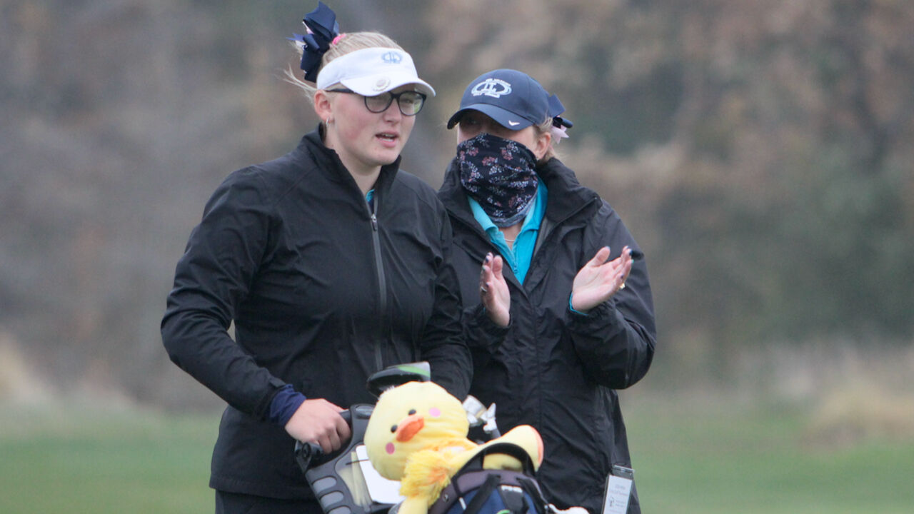 2020 WIAA D2 state girls golf tournament | Lauren, Kyra Lostetter
